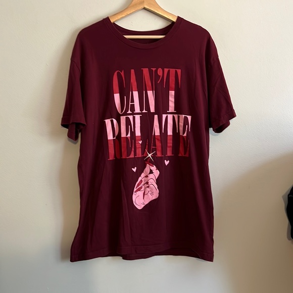 Jeffery Star Burgundy Can't Relate Short Sleeve Graphic T-Shirt - Picture 1 of 4